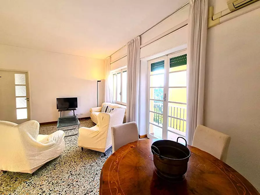 Immagine 3 di Appartamento in vendita  in Via Generale Enrico Caviglia a Finale Ligure