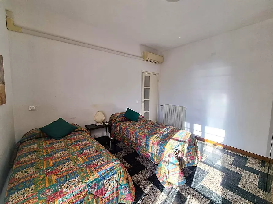 Immagine 16 di Appartamento in vendita  in Via Generale Enrico Caviglia a Finale Ligure