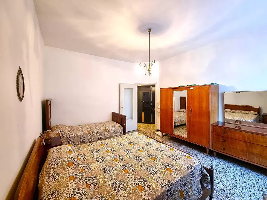 Immagine 9 di Appartamento in vendita  in Corso Europa a Finale Ligure