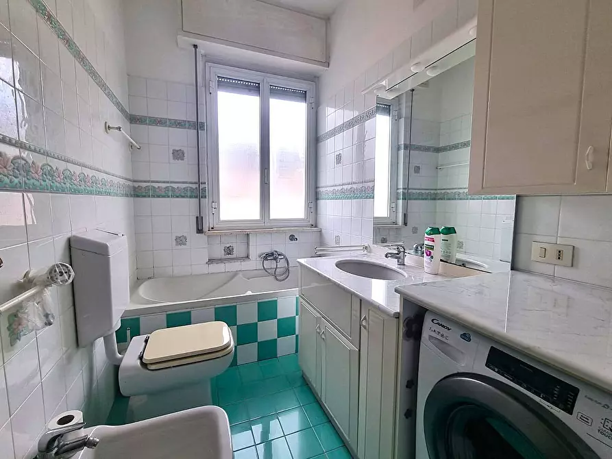 Immagine 12 di Appartamento in vendita  in Via Fiume a Finale Ligure