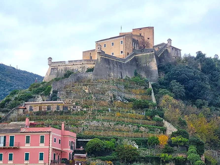 Immagine 15 di Appartamento in vendita  in Via Fiume a Finale Ligure