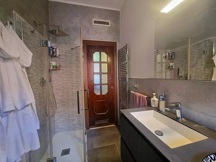 Immagine 21 di Appartamento in vendita  in Via Nicolò Saccone a Finale Ligure