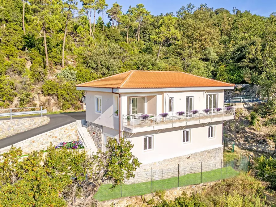 Immagine 1 di Appartamento in vendita  in Via per Olle a Finale Ligure