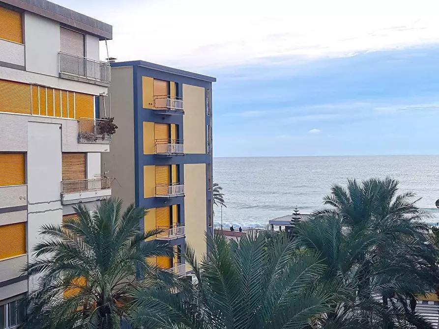 Immagine 9 di Appartamento in vendita  in Via Nicolò Saccone a Finale Ligure