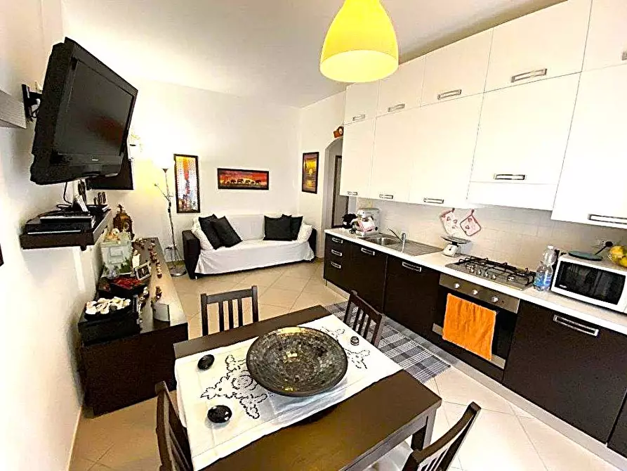 Immagine 1 di Appartamento in vendita  in Via Giuseppe Cesare Abba a Finale Ligure