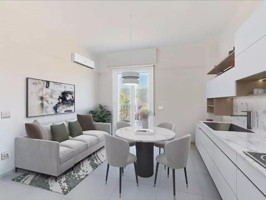 Immagine 2 di Appartamento in vendita  in Via Bracciale a Finale Ligure