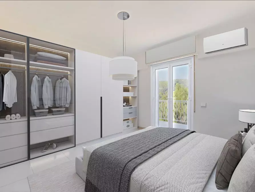 Immagine 3 di Appartamento in vendita  in Via Bracciale a Finale Ligure