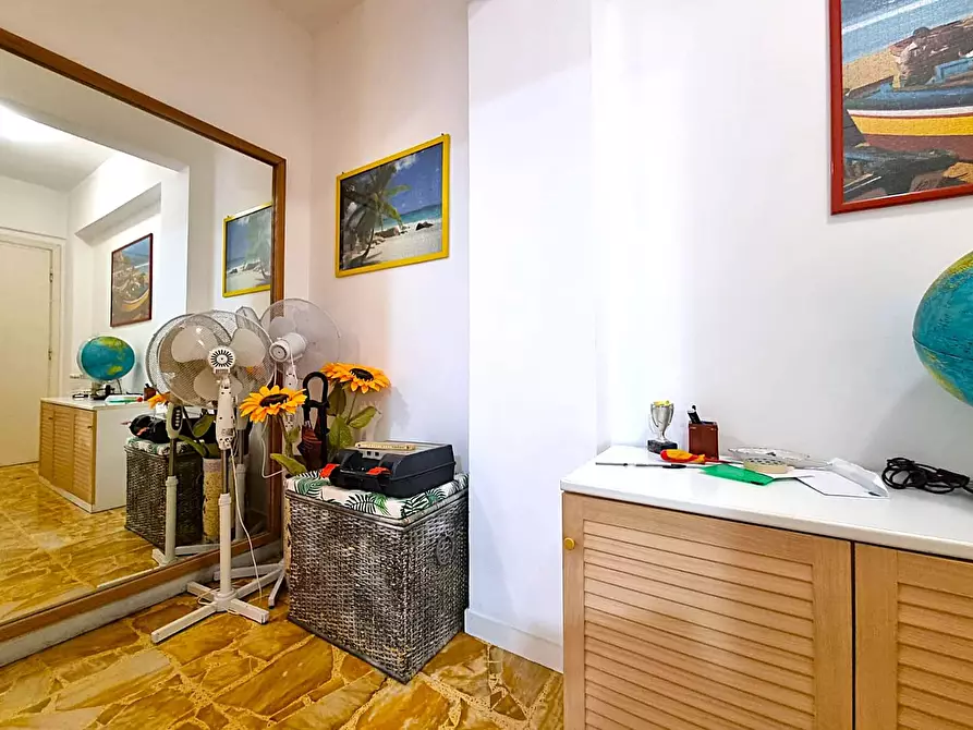 Immagine 10 di Appartamento in vendita  in Via Crispi a Pietra Ligure