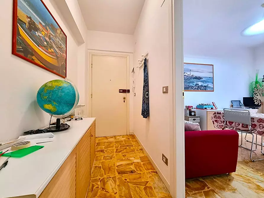 Immagine 11 di Appartamento in vendita  in Via Crispi a Pietra Ligure