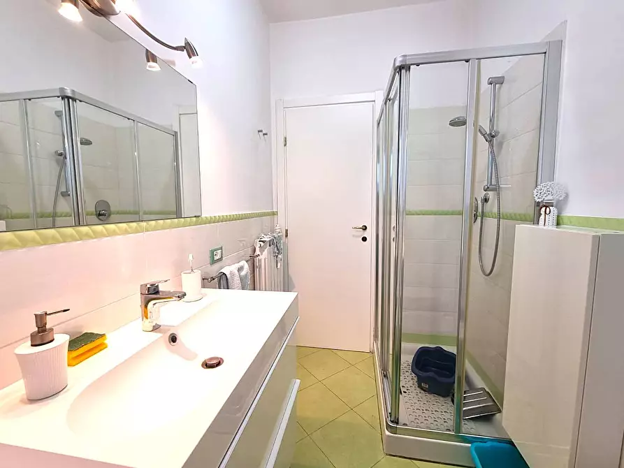 Immagine 15 di Appartamento in vendita  in Via Crispi a Pietra Ligure