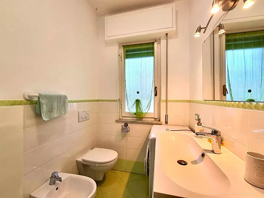 Immagine 16 di Appartamento in vendita  in Via Crispi a Pietra Ligure