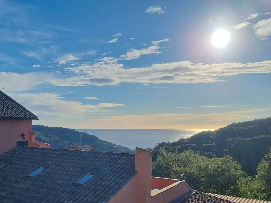 Immagine 3 di Villa in vendita  in Via Amerigo Vespucci a Finale Ligure