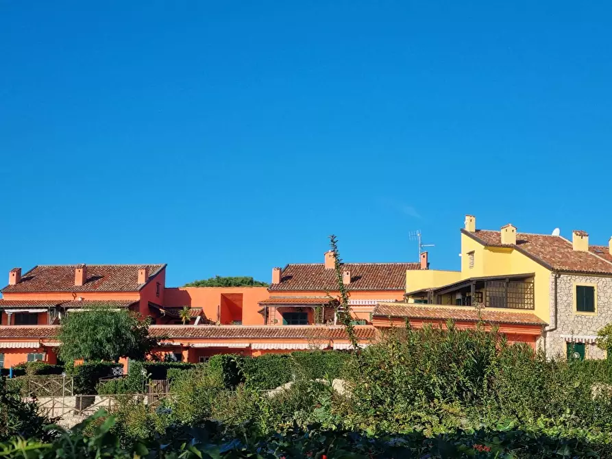 Immagine 15 di Villa in vendita  in Via Amerigo Vespucci a Finale Ligure