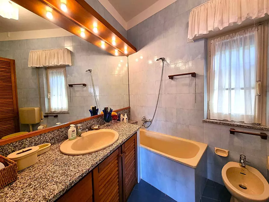 Immagine 18 di Appartamento in vendita  in Via Paolo Cappa a Finale Ligure