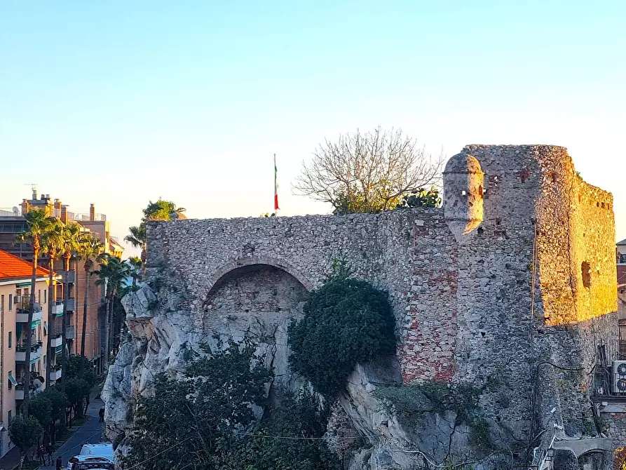 Immagine 18 di Appartamento in vendita  in Via Ignazio Borro a Pietra Ligure