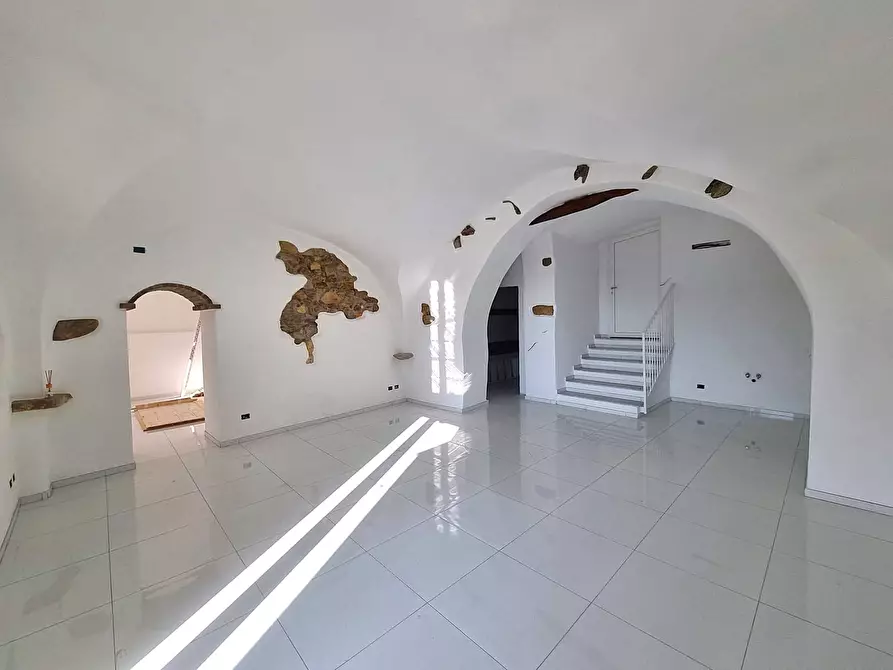 Immagine 4 di Appartamento in vendita  in Piazza San Bartolomeo a Finale Ligure