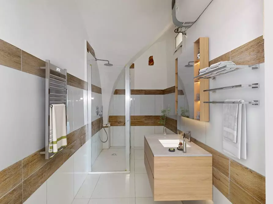 Immagine 15 di Appartamento in vendita  in Piazza San Bartolomeo a Finale Ligure