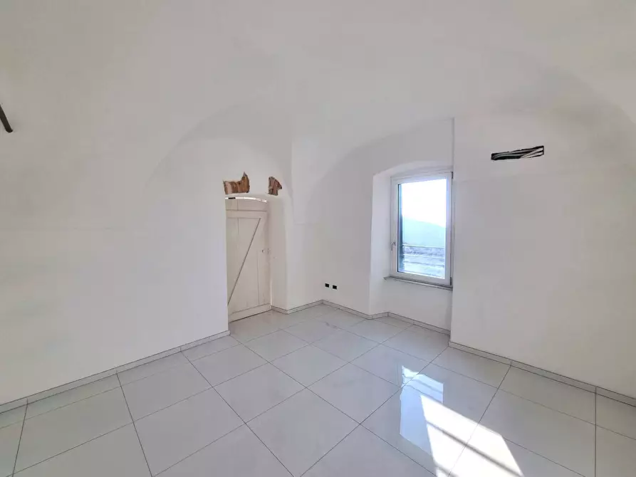 Immagine 11 di Appartamento in vendita  in Piazza San Bartolomeo a Finale Ligure