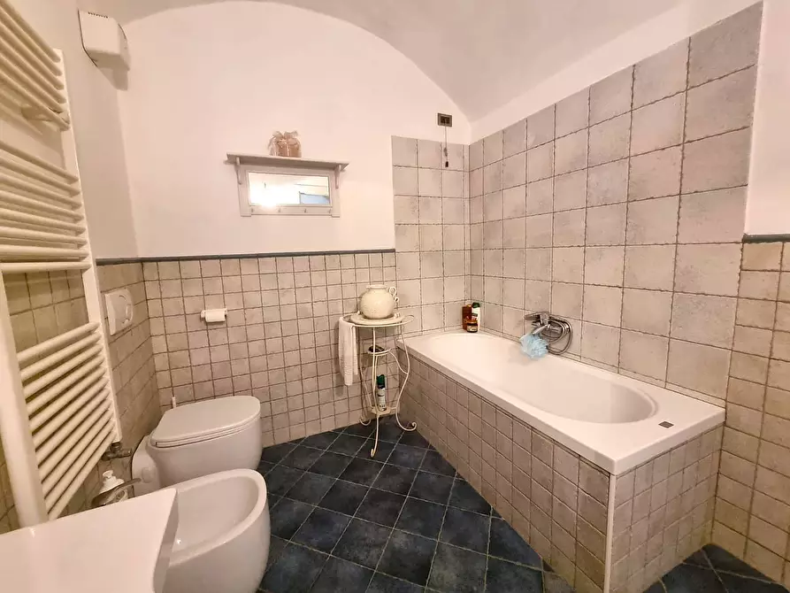 Immagine 24 di Appartamento in vendita  in Via San Giacomo a Orco Feglino