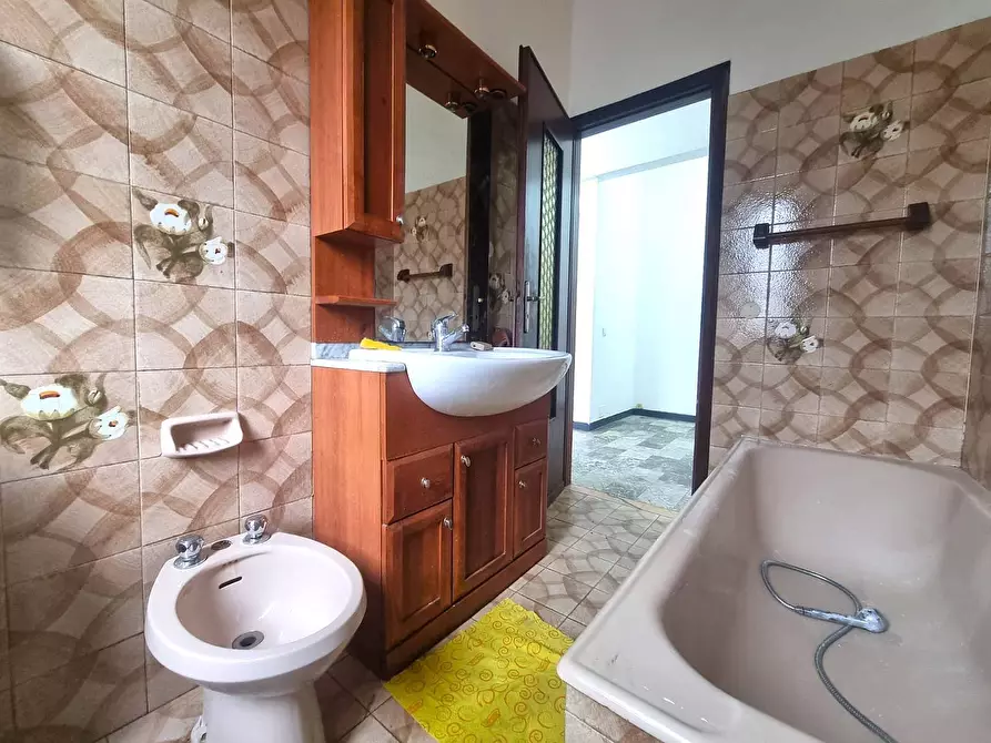 Immagine 20 di Appartamento in vendita  in Via Silvio Pellico a Orco Feglino