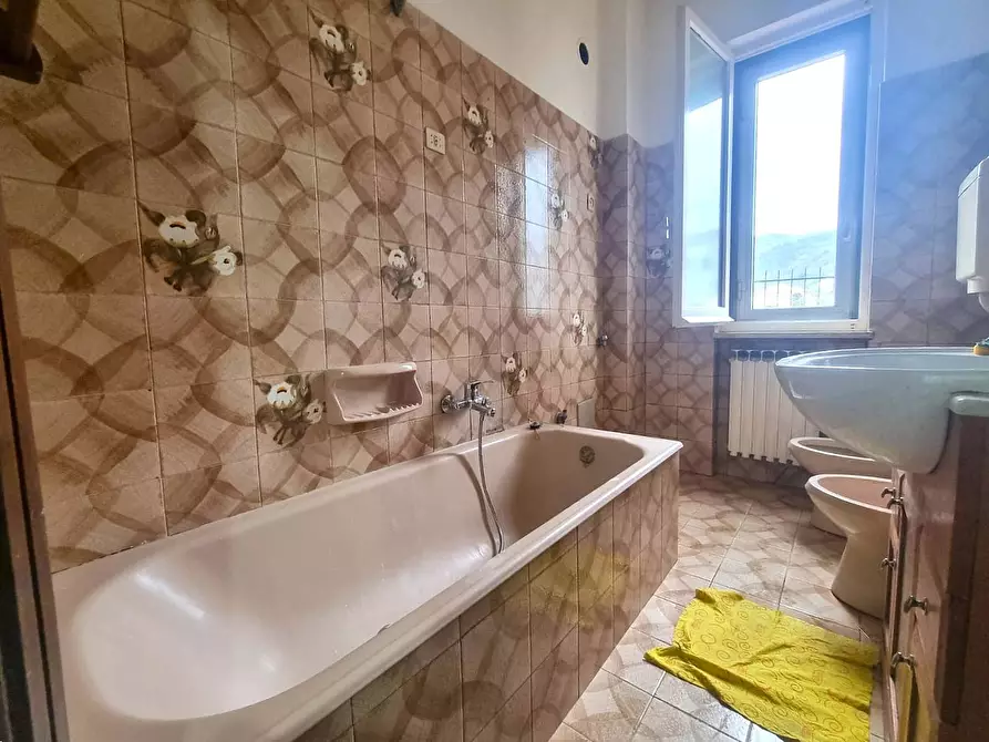 Immagine 19 di Appartamento in vendita  in Via Silvio Pellico a Orco Feglino