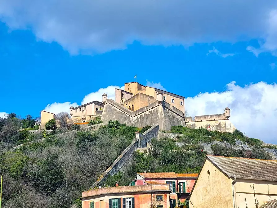 Immagine 1 di Appartamento in vendita  in Piazza Porta Testa a Finale Ligure