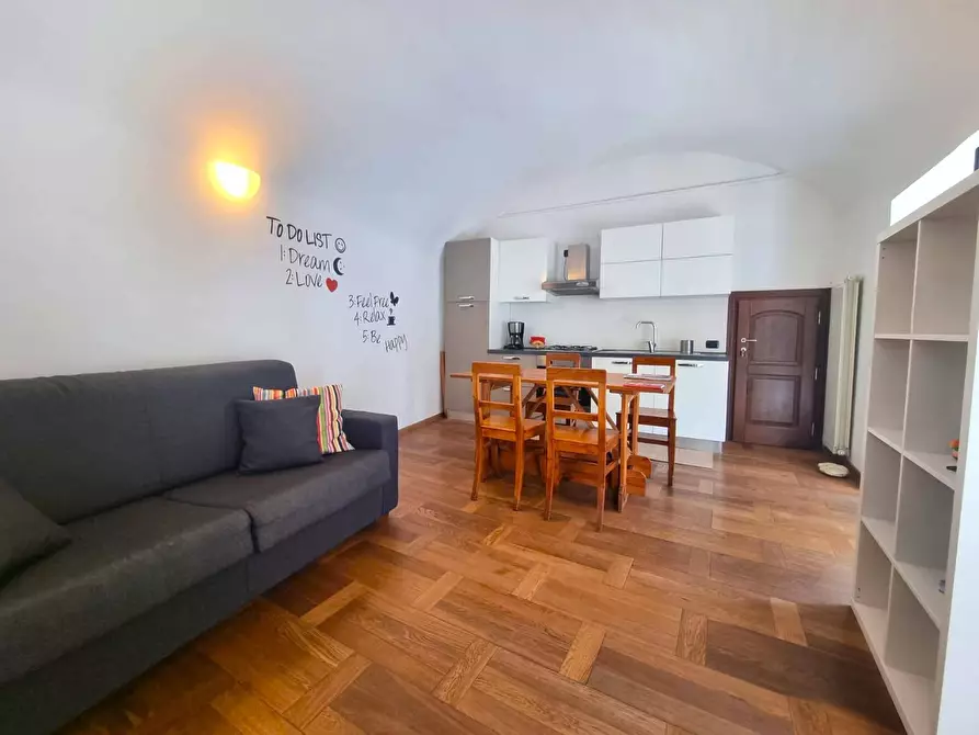 Immagine 5 di Appartamento in vendita  in Piazza Porta Testa a Finale Ligure