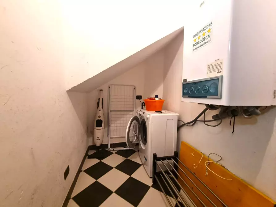 Immagine 15 di Appartamento in vendita  in Piazza Porta Testa a Finale Ligure