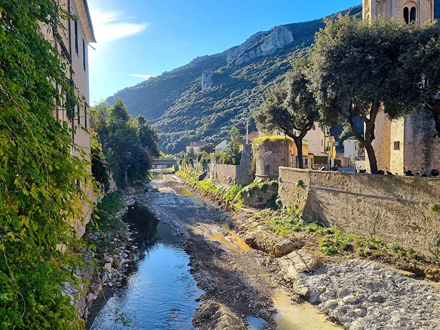 Immagine 30 di Appartamento in vendita  in Piazza Porta Testa a Finale Ligure