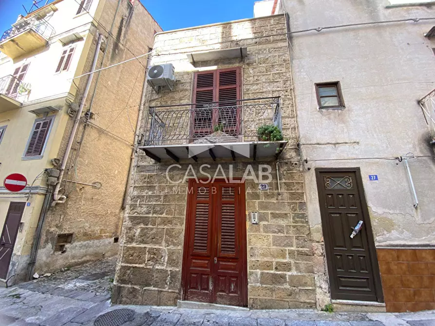 Immagine 1 di Appartamento in vendita  in VIA SARMENTO a Carini