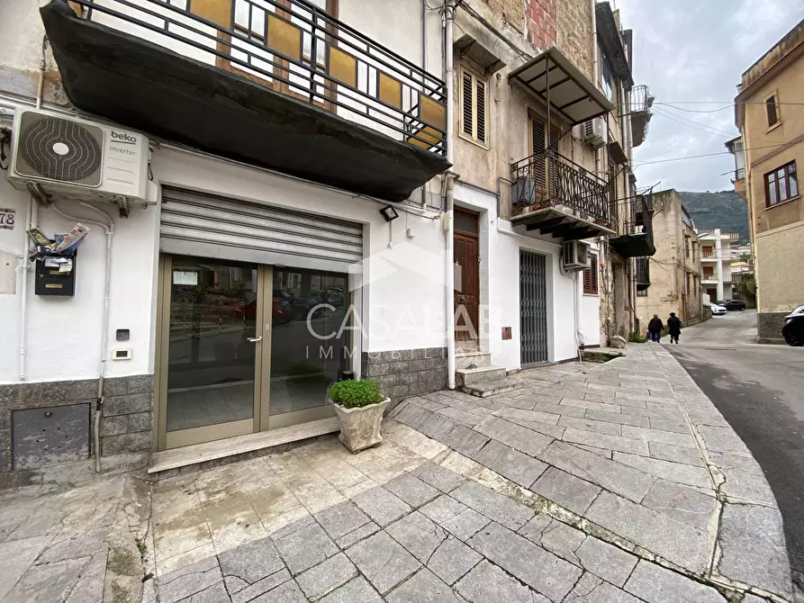 Immagine 10 di Appartamento in vendita  in Via Garibaldi a Carini