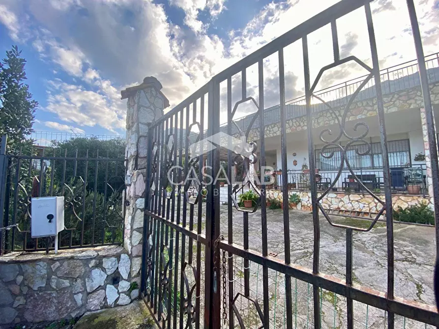 Immagine 1 di Villa in vendita  in Via Giacarta a Carini