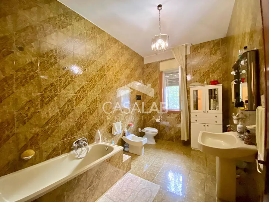 Immagine 18 di Villa in vendita  in Via Giacarta a Carini