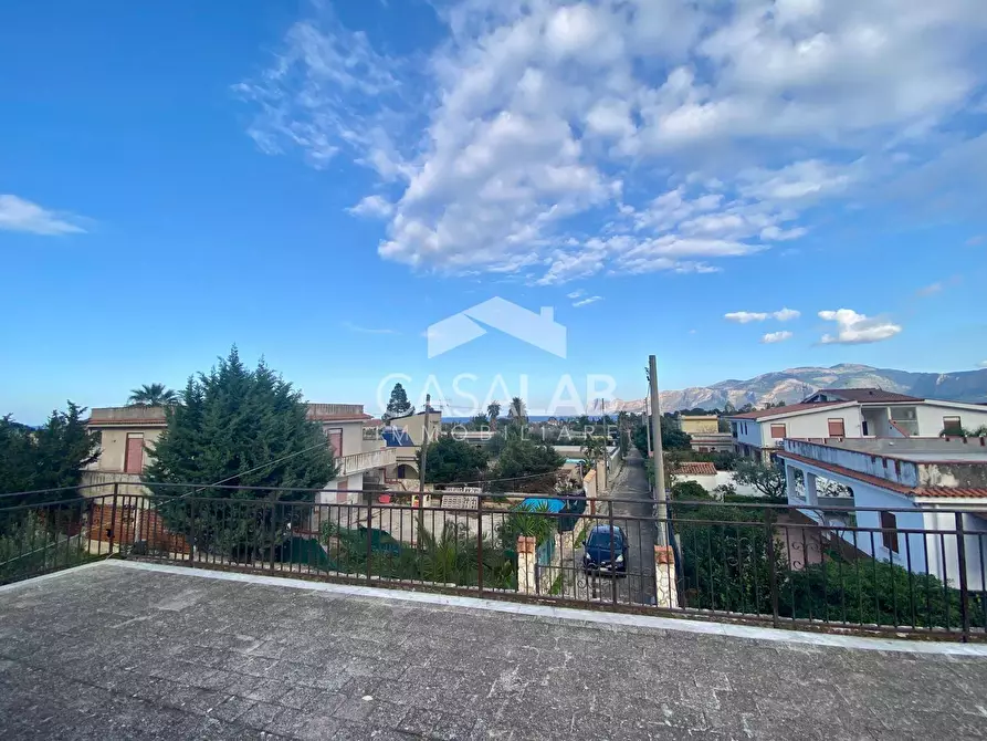 Immagine 26 di Villa in vendita  in Via Giacarta a Carini