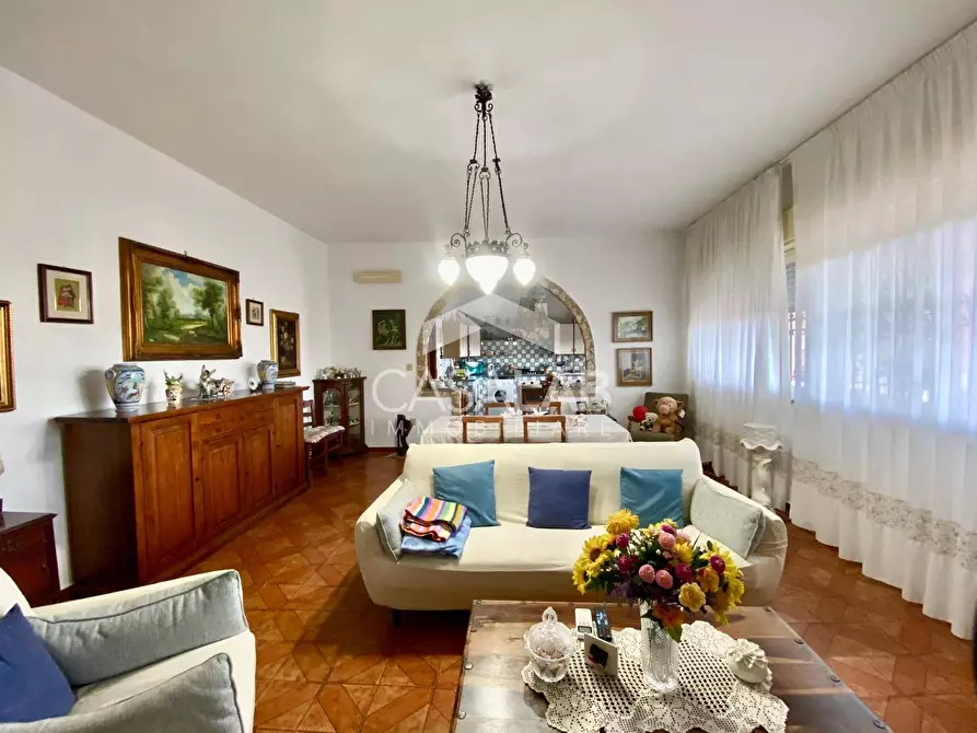 Immagine 7 di Villa in vendita  in Via Giacarta a Carini