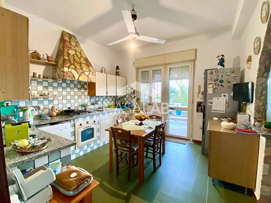 Immagine 10 di Villa in vendita  in Via Giacarta a Carini