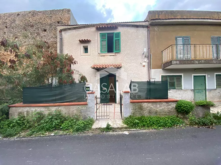 Immagine 1 di Villetta a schiera in affitto  in Via Milioti a Carini