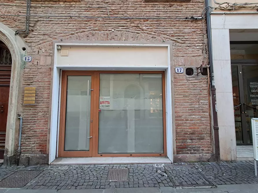 Immagine 21 di Locale commerciale in affitto  in Via Giuseppe Garibaldi a Ferrara