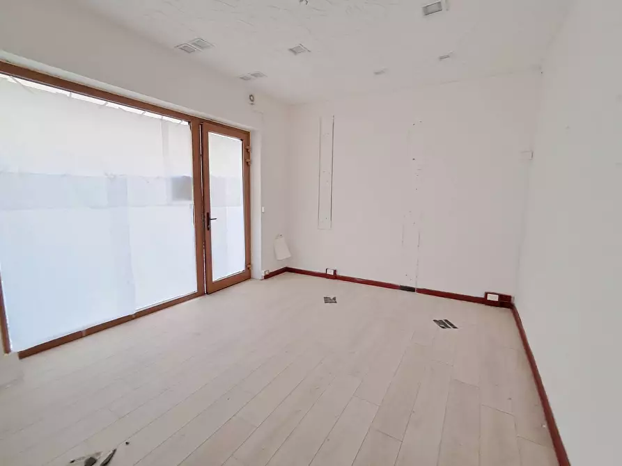 Immagine 24 di Locale commerciale in affitto  in Via Giuseppe Garibaldi a Ferrara