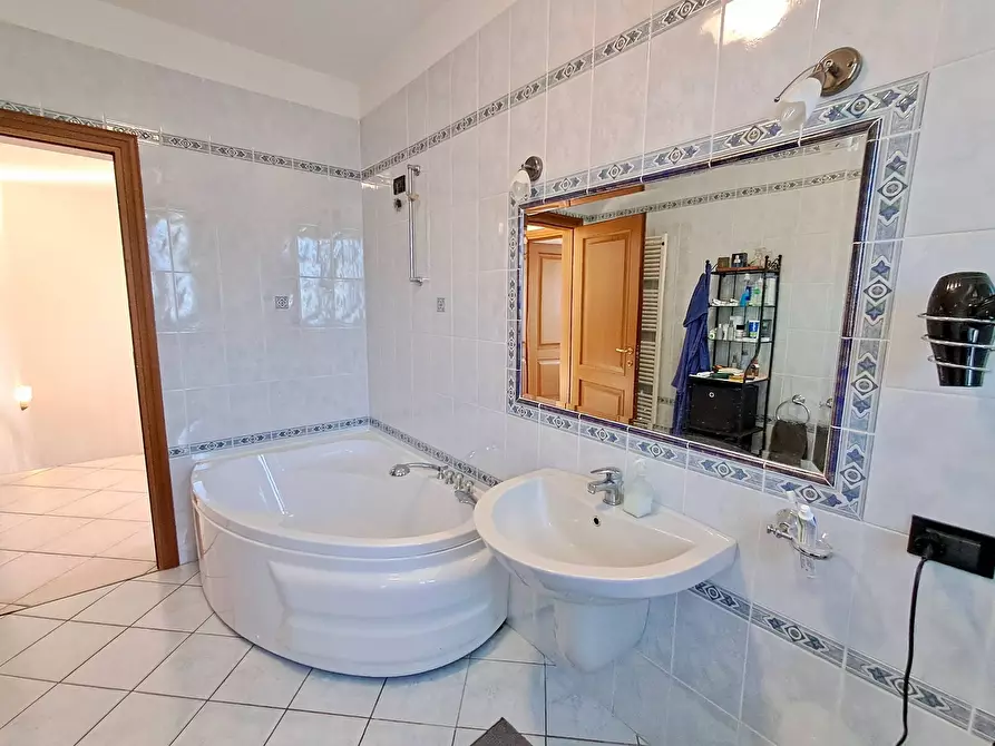 Immagine 25 di Villa in vendita  in Via Acquedotto a Ferrara