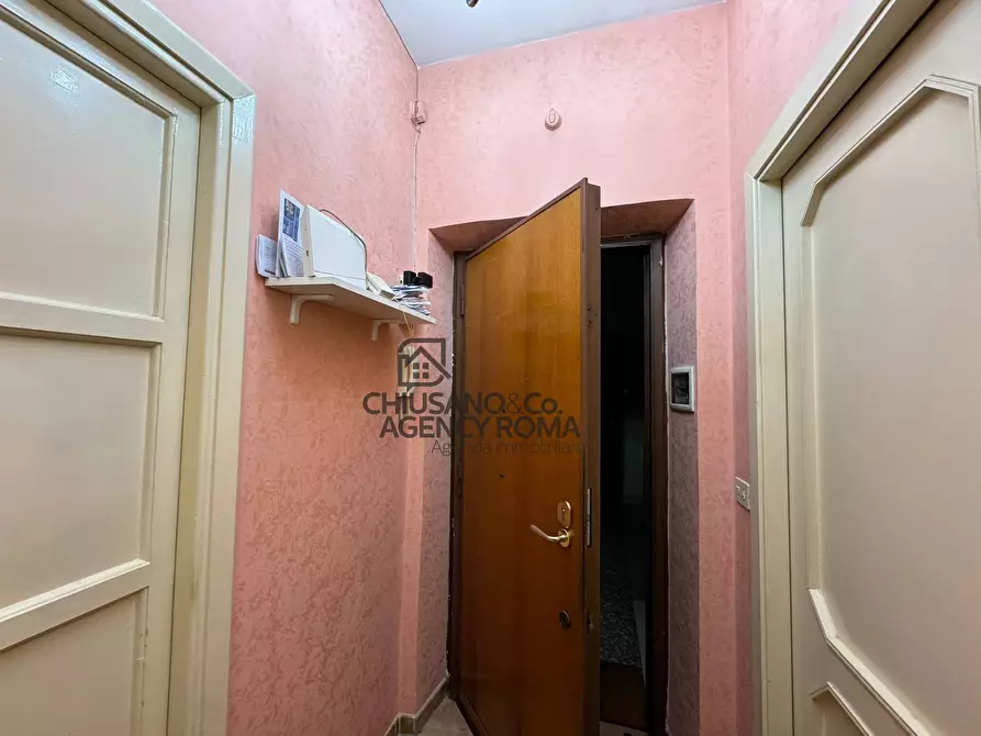 Immagine 15 di Appartamento in vendita  in Via Caio Sulpicio a Roma