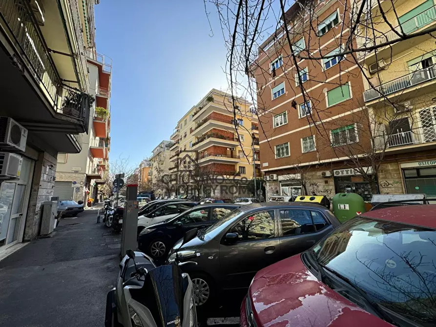 Immagine 8 di Locale commerciale in affitto  in Via Tommaso Da Celano a Roma