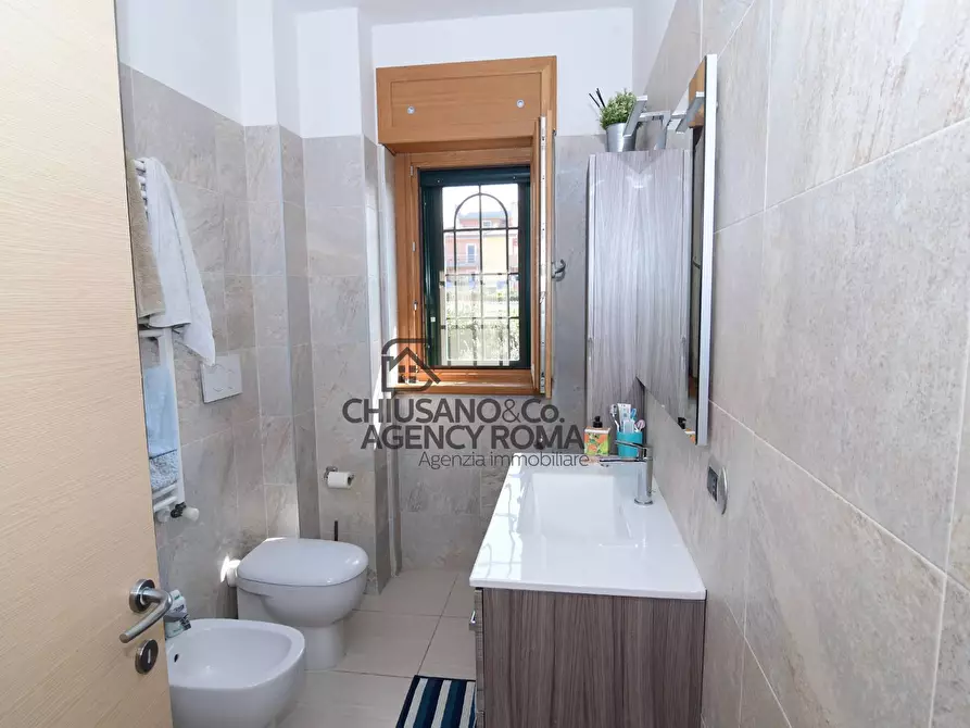 Immagine 23 di Appartamento in vendita  in Via Anagnina a Roma