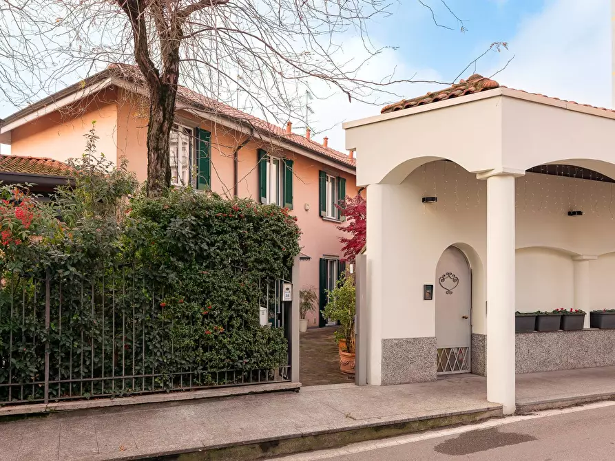 Immagine 5 di Appartamento in vendita  in via Gian Francesco Parravicini a Monza