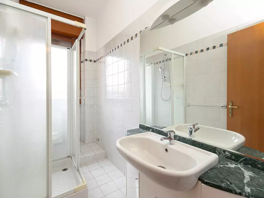 Immagine 25 di Appartamento in vendita  in Via Val Imagna a Monza