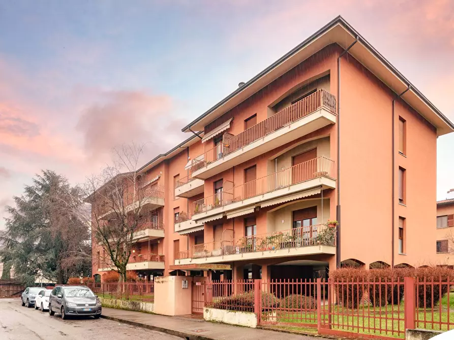 Immagine 24 di Appartamento in vendita  in Via Val Imagna a Monza