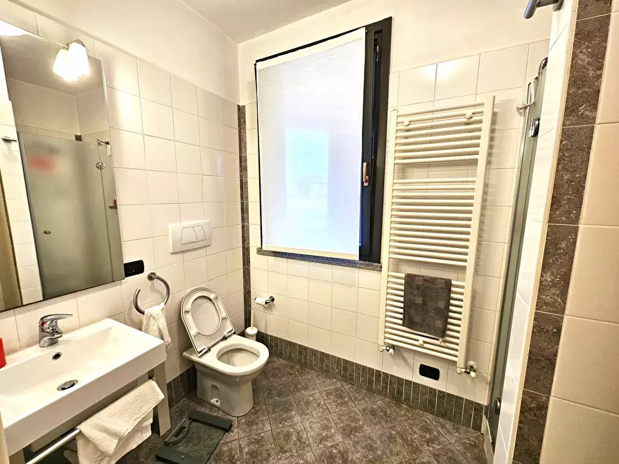 Immagine 25 di Appartamento in vendita  in Via Gioachino Rossini a Luino