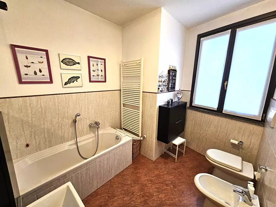 Immagine 21 di Appartamento in vendita  in Via Gioachino Rossini a Luino