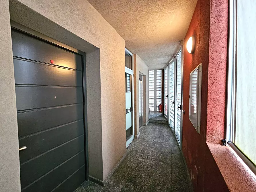 Immagine 3 di Appartamento in vendita  in Via Gioachino Rossini a Luino