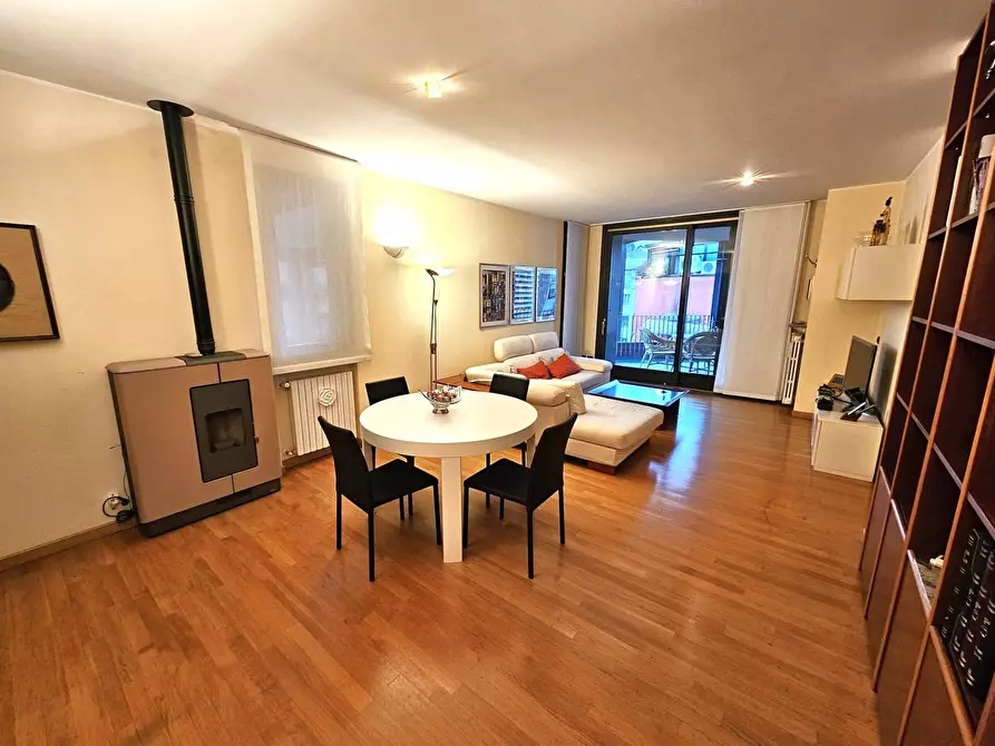 Immagine 1 di Appartamento in vendita  in Via Gioachino Rossini a Luino